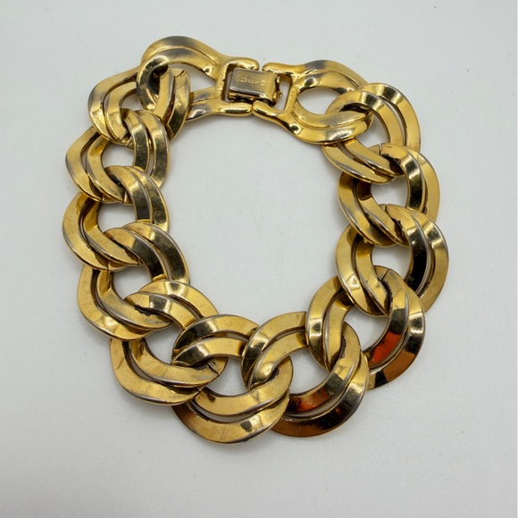 7" Vintage Monet Gold Tone double Twisted Link Bracelet w/ fold over clasp! - Picture 10 of 16